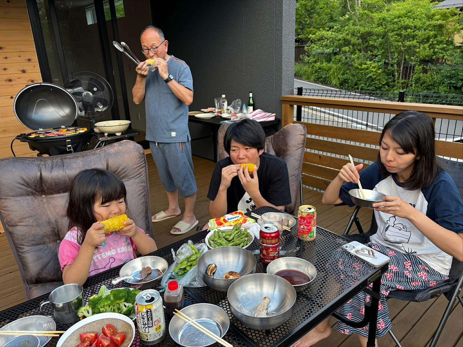 リビング直結デッキ お手軽BBQ